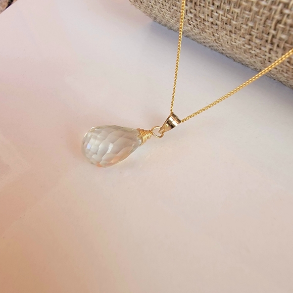 Green Amethyst Necklace Minimalist Crystal Gemstone February Birthstone - Picture 4 of 4